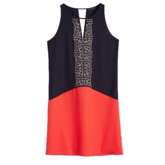 THML Dresses & Skirts - THML Geo Detail Shift Dress